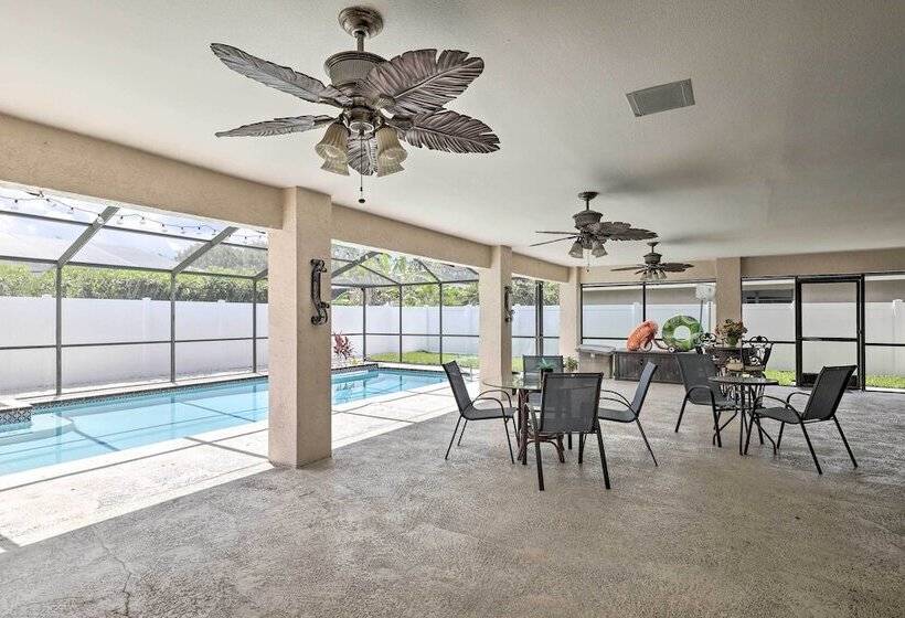 Relaxing Tampa Abode W/ Screened Lanai & Pool