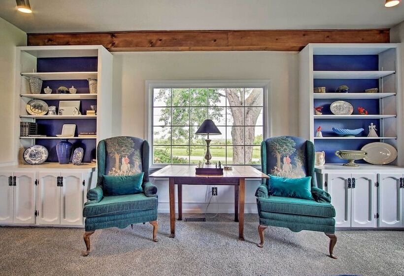 Remodeled Historic Farmhouse ~20 Mi To Kc!