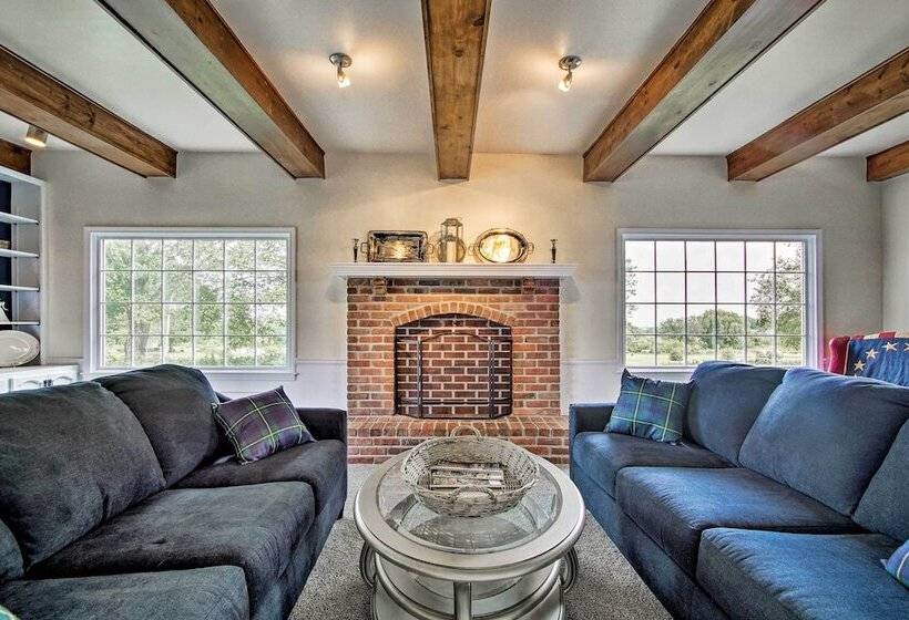 Remodeled Historic Farmhouse ~20 Mi To Kc!