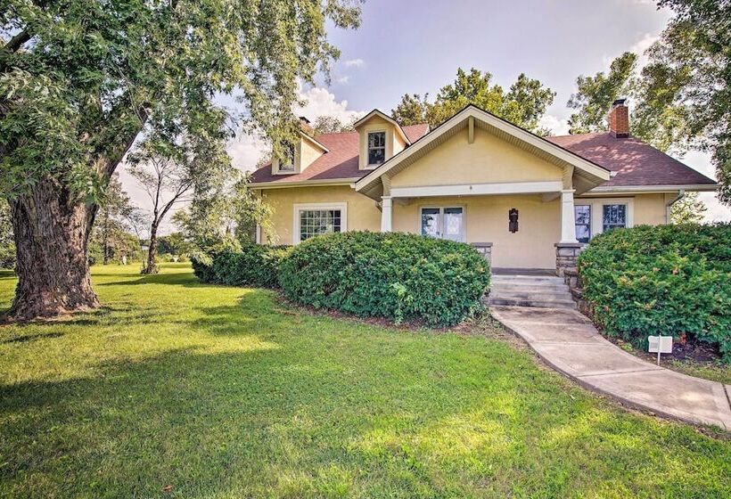 Remodeled Historic Farmhouse ~20 Mi To Kc!