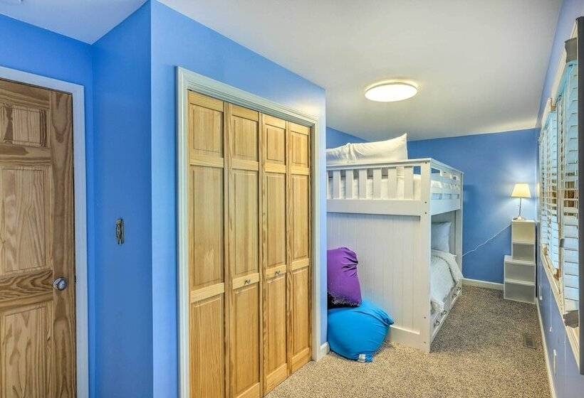 Renovated Lake Geneva Home Near Dtwn + Beach!