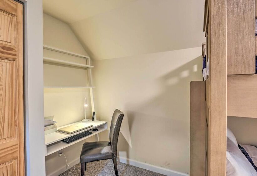 Renovated Lake Geneva Home Near Dtwn + Beach!