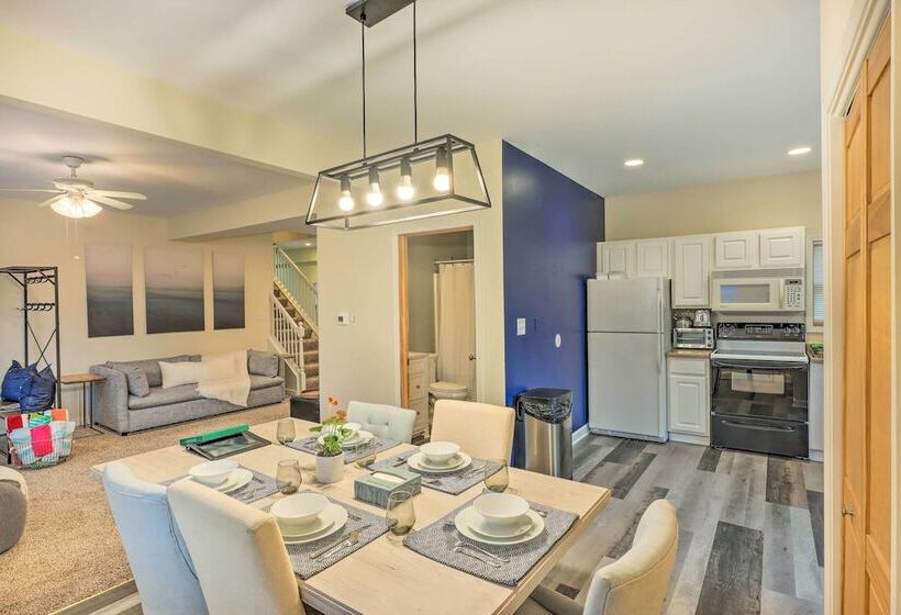 Renovated Lake Geneva Home Near Dtwn + Beach!