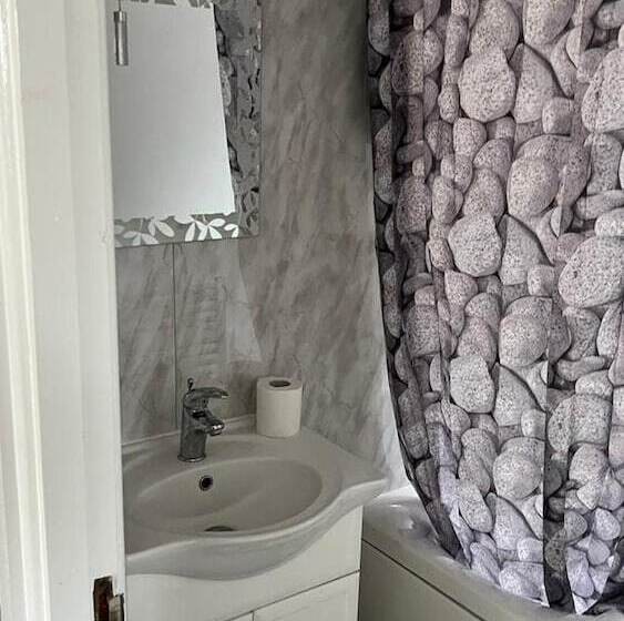 Резиденция Lovely 3 Bed Cosy House In Greater Manchester