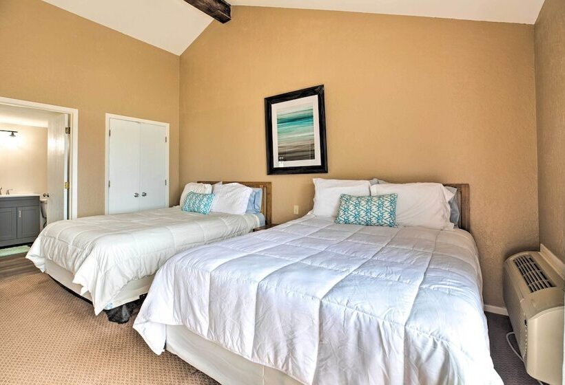 Resort Home W/ Hot Tub On Lake Of The Ozarks!