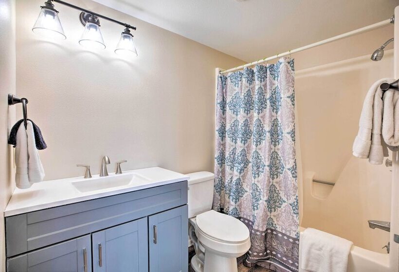 Resort Home W/ Hot Tub On Lake Of The Ozarks!