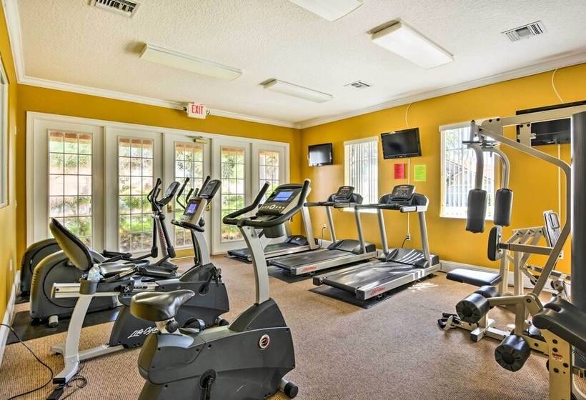 Pool & Hot Tub: Resort Style Davenport Villa