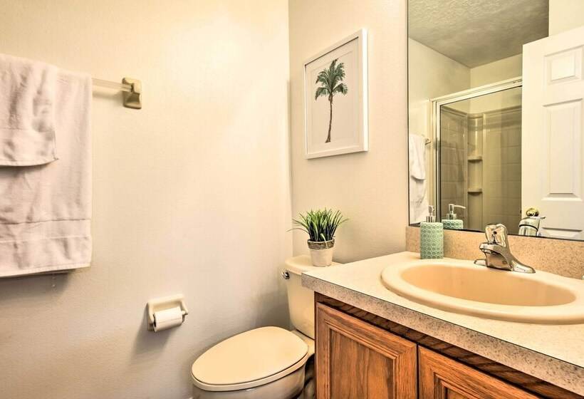 Pool & Hot Tub: Resort Style Davenport Villa