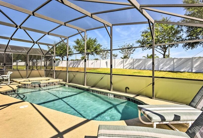 Pool & Hot Tub: Resort Style Davenport Villa