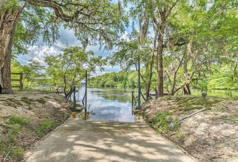 Riverfront Bell Gem: Boat Slip + Outdoor Amenities
