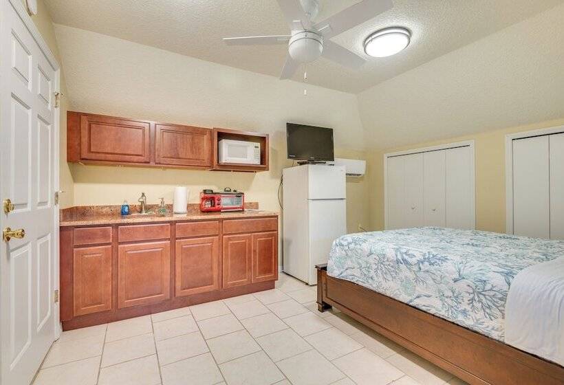 Parkside Titusville Escape: Home Gym + Pickleball!