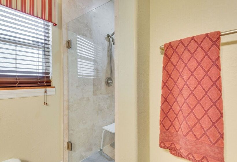 Parkside Titusville Escape: Home Gym + Pickleball!