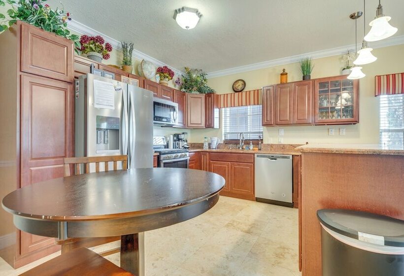 Parkside Titusville Escape: Home Gym + Pickleball!