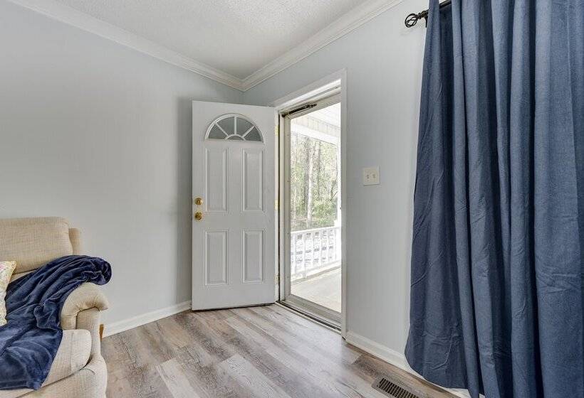 Rock Hill Cottage W/ Spacious Yard & Fire Pit!