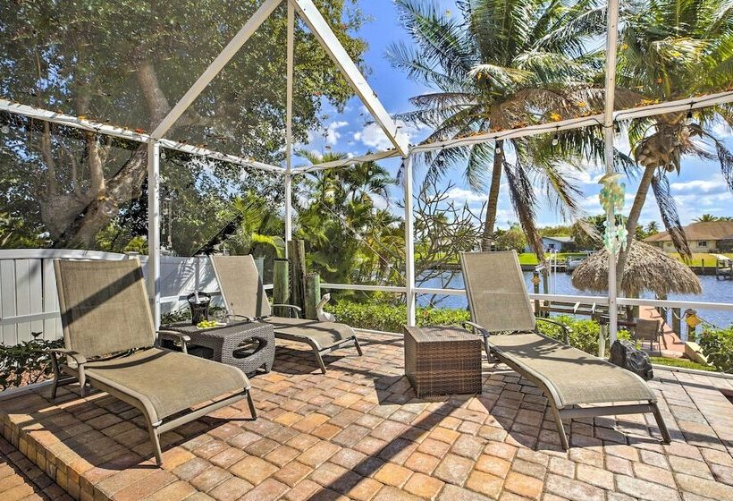 Waterfront Pool & Spa: Relaxing Cape Coral Retreat