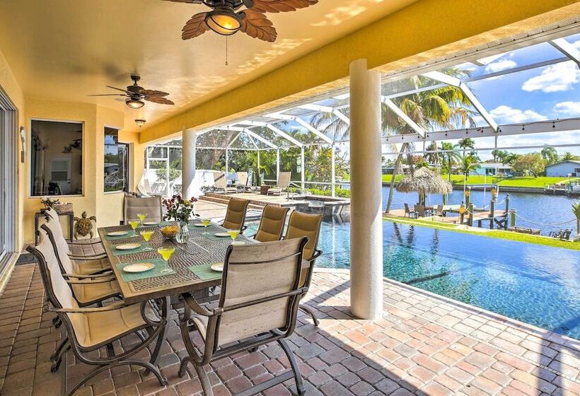 Waterfront Pool & Spa: Relaxing Cape Coral Retreat