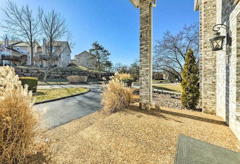 Saint Charles House Near Historic Downtown!