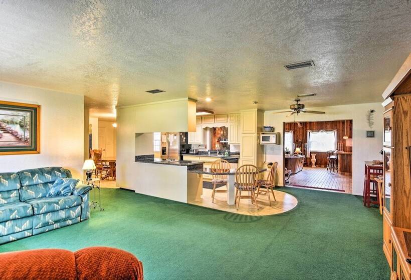 Sandford Vacation Rental Near Airport & Lake!