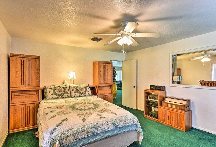 Sandford Vacation Rental Near Airport & Lake!