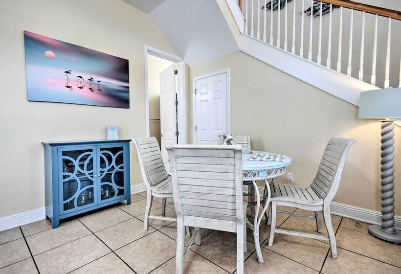 Santa Rosa Beach House W/ Spacious Deck