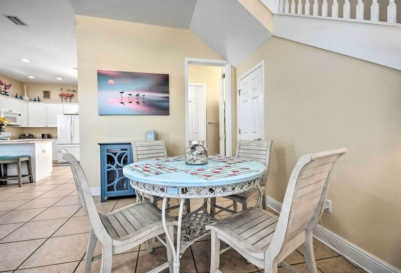 Santa Rosa Beach House W/ Spacious Deck