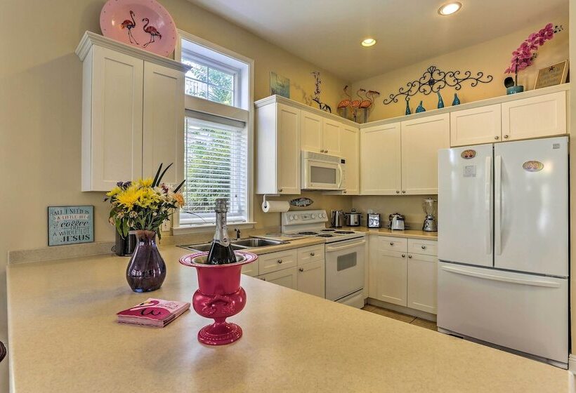 Santa Rosa Beach House W/ Spacious Deck