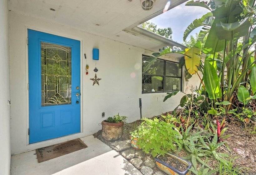 Sarasota House W/ Backyard Oasis: 6 Mi To Beach!