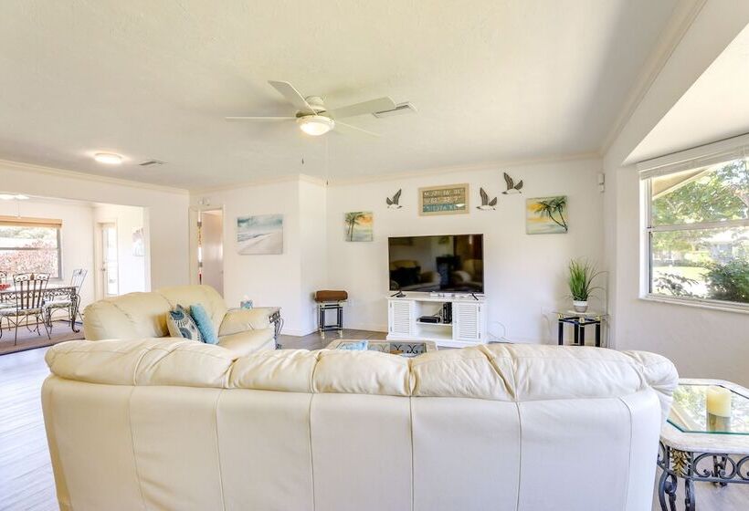 Sarasota House W/ Private Pool   4 Mi To Beach!