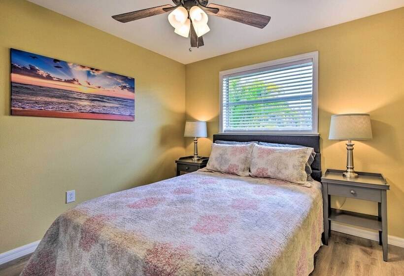 Sarasota Sunset House  W/ Spacious Patio!