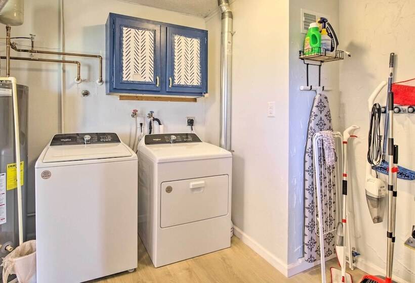 Quiet Satellite Beach Home W/ Lanai, Walk To Beach