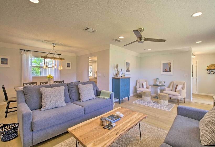 Quiet Satellite Beach Home W/ Lanai, Walk To Beach