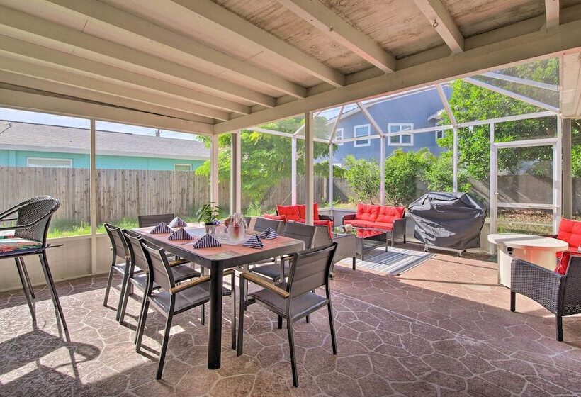 Quiet Satellite Beach Home W/ Lanai, Walk To Beach