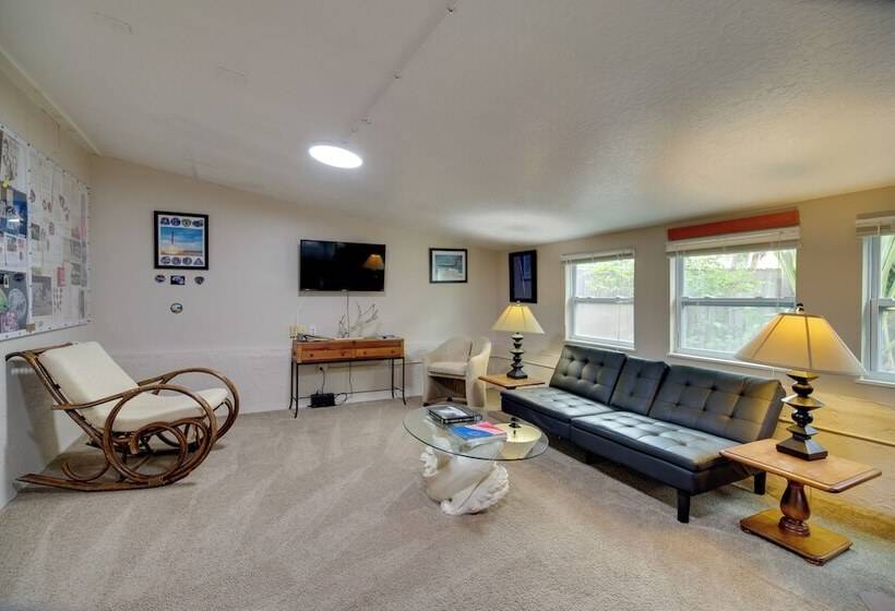 Satellite Beach  Sunshine House  W/ Hot Tub!