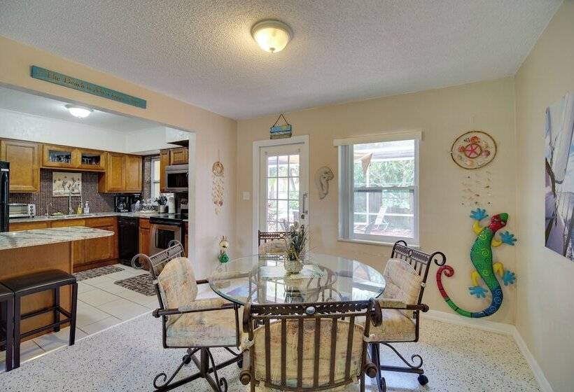 Satellite Beach  Sunshine House  W/ Hot Tub!