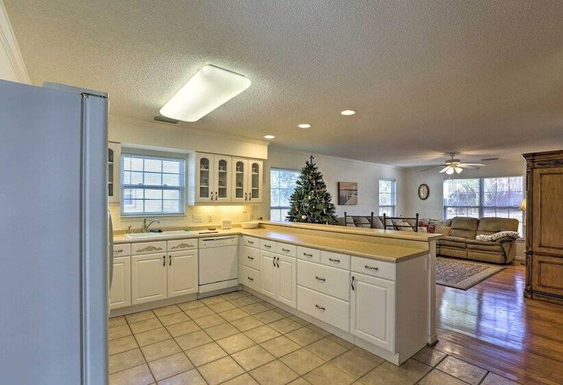 Seagrass Cottage  < 1 Mi To Fishing, Boating