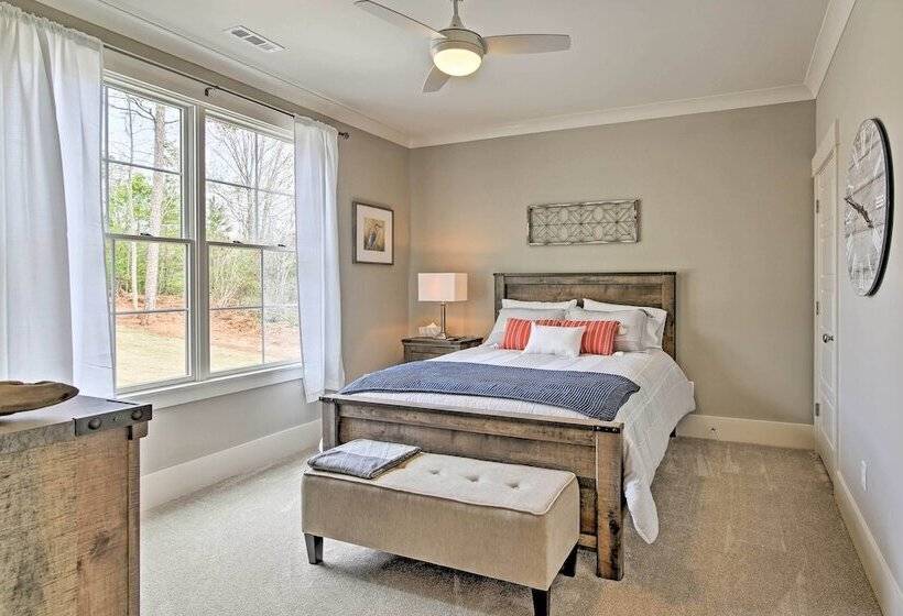 Lake Keowee Home With Balcony & Boat Dock!