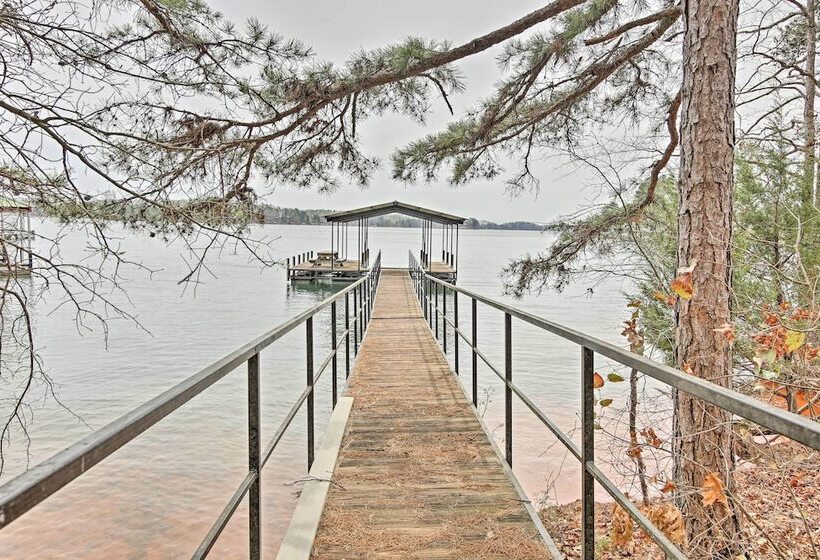 Lake Keowee Home With Balcony & Boat Dock!