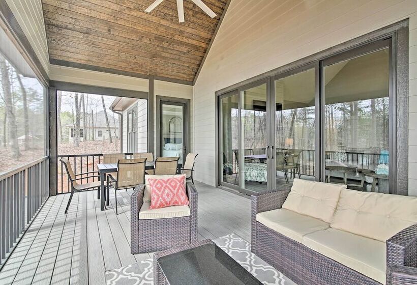 Lake Keowee Home With Balcony & Boat Dock!