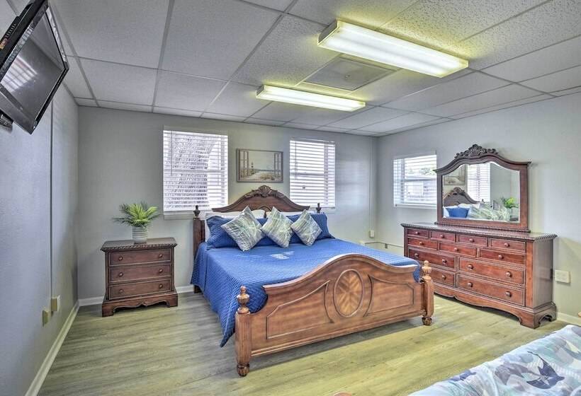 Serene Daytona Beach House W/ Private Yard!