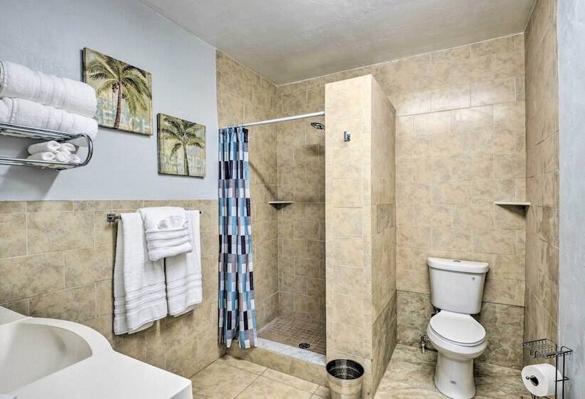 Serene Daytona Beach House W/ Private Yard!