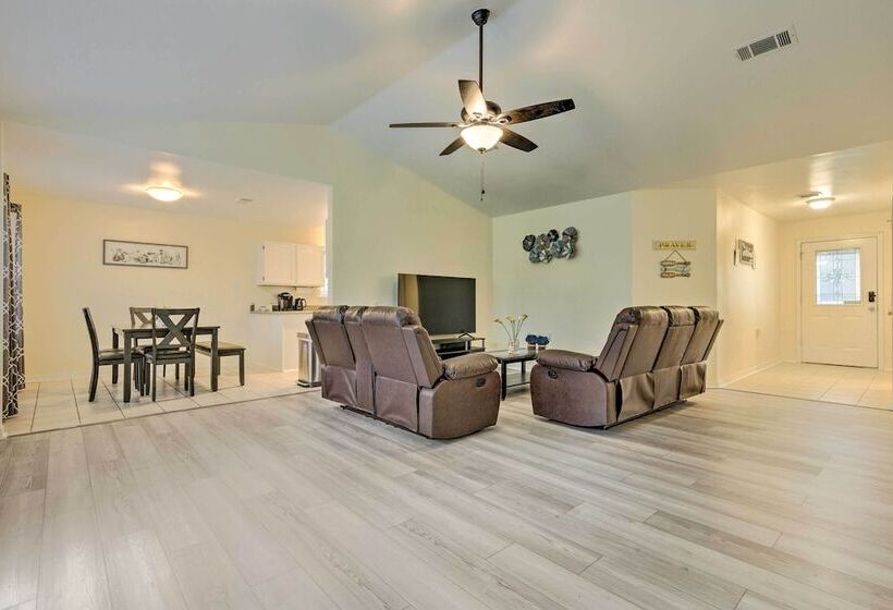 Single Story Home W/ Patio, 5 Mi To Beach!