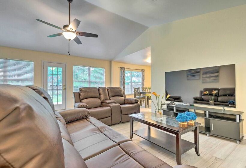 Single Story Home W/ Patio, 5 Mi To Beach!