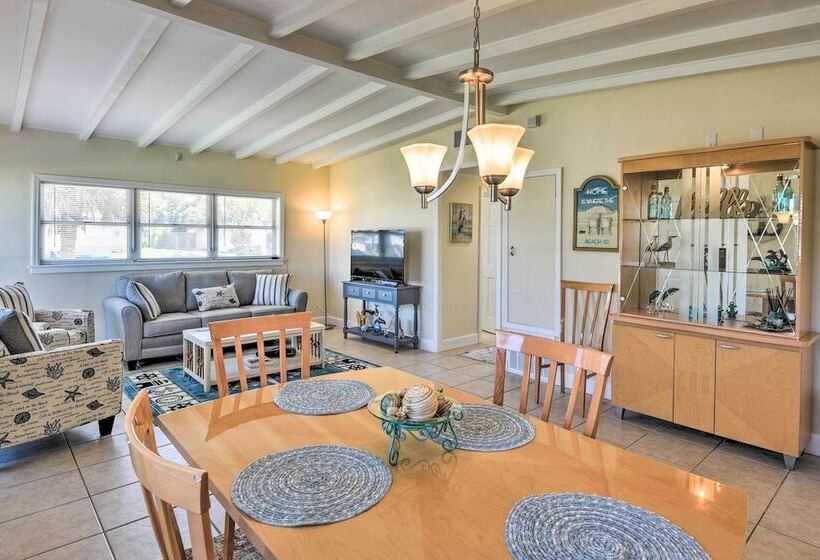 Single Story Ormond Beach Home, Walk To Water