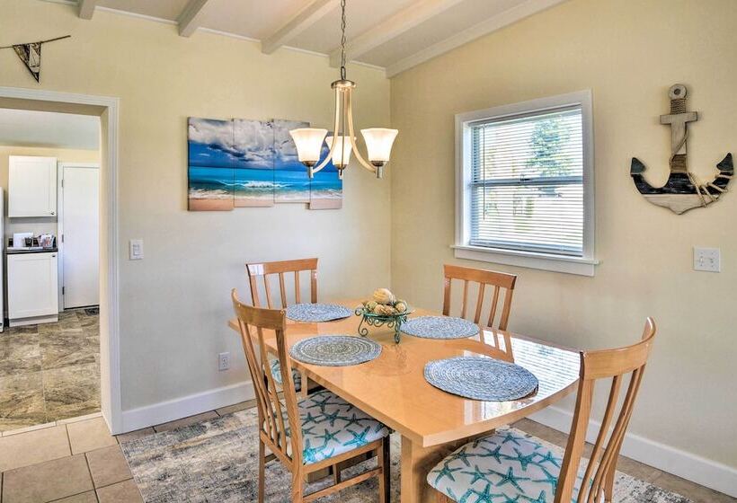 Single Story Ormond Beach Home, Walk To Water