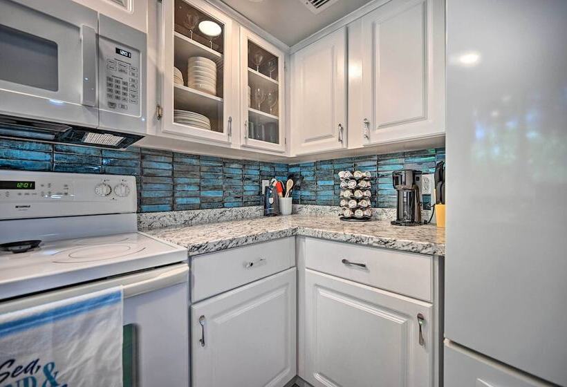 Spacious Brandon Home W/ Private Outdoor Pool