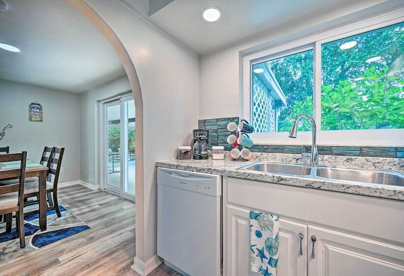 Spacious Brandon Home W/ Private Outdoor Pool