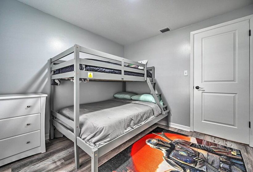 Spacious Brandon Home W/ Private Outdoor Pool