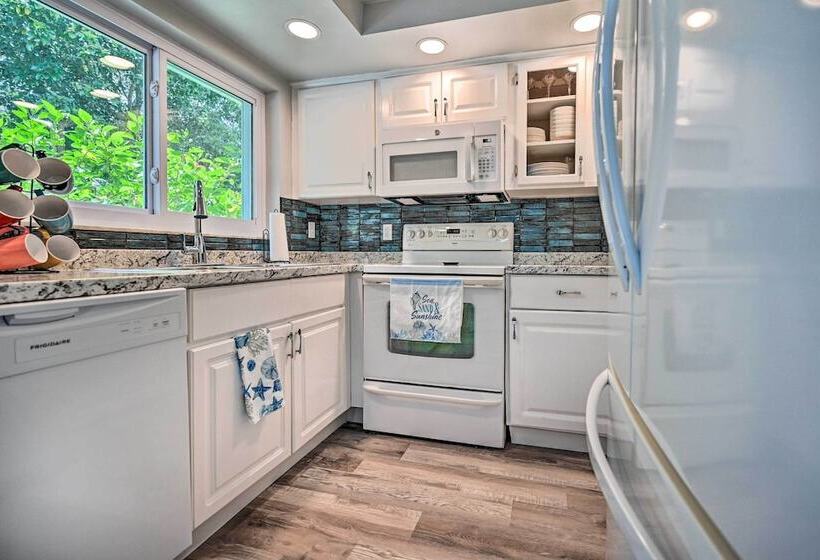 Spacious Brandon Home W/ Private Outdoor Pool