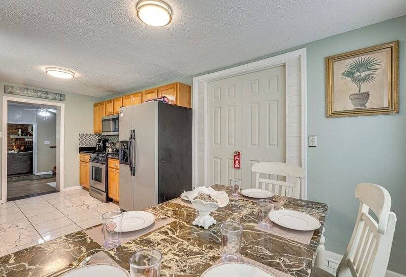 Spacious Charleston Home: Only 3 Mi To Folly Beach