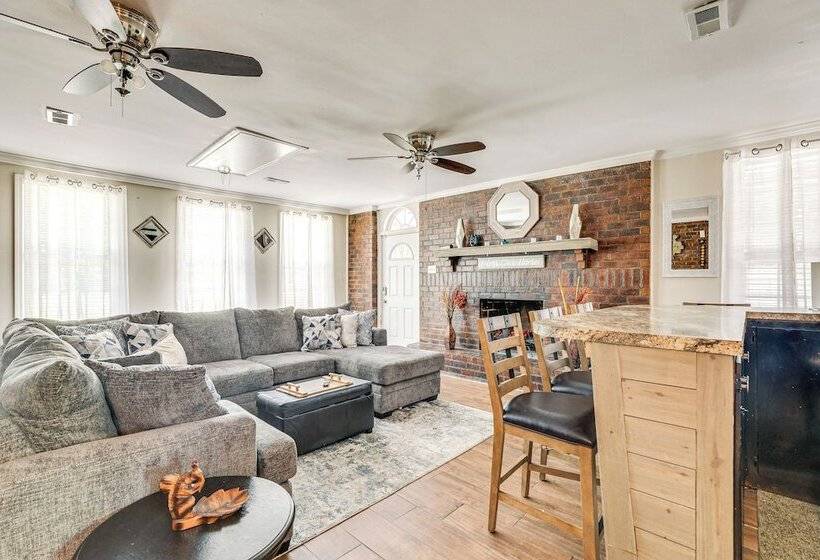 Spacious Charleston Home: Only 3 Mi To Folly Beach